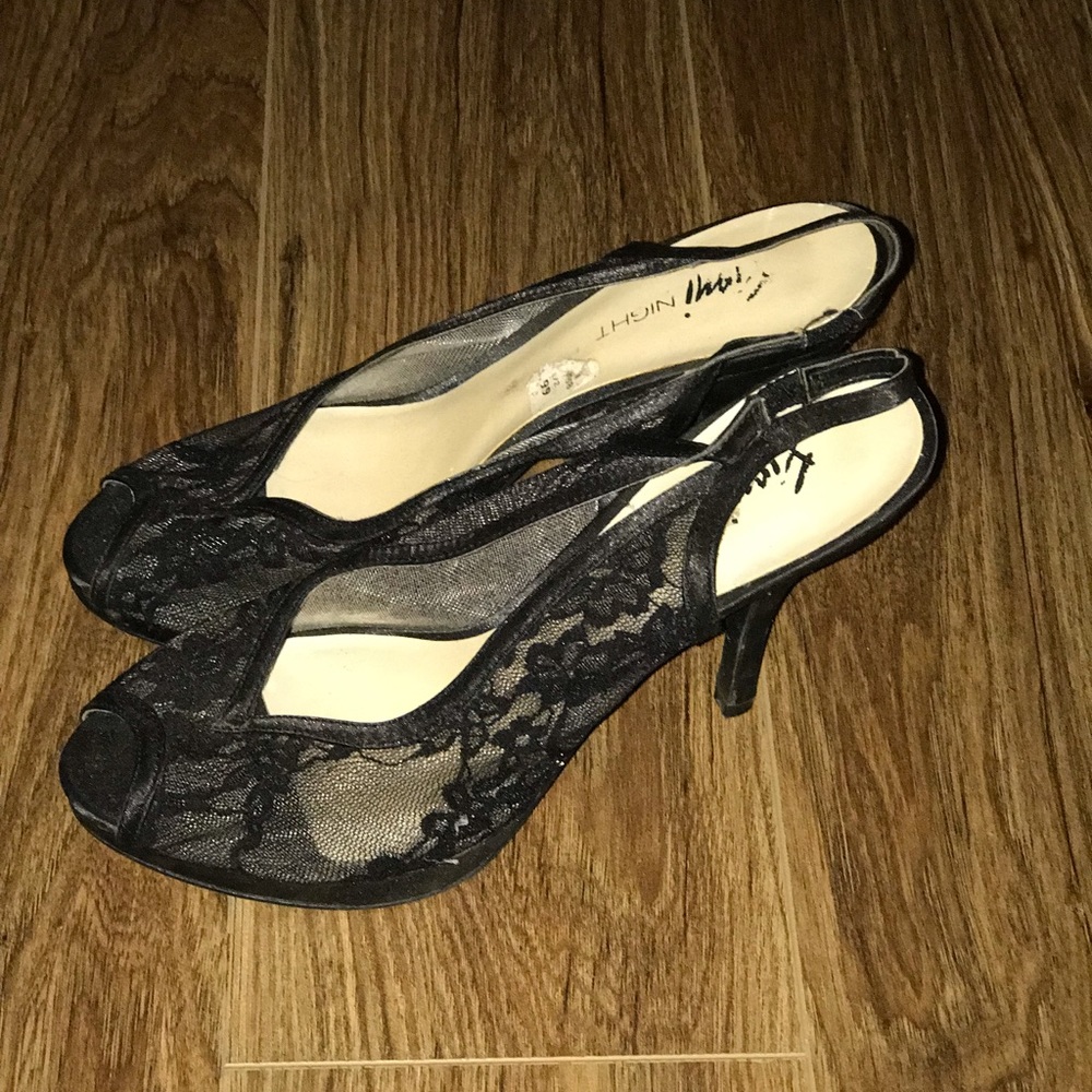 High heels - Picture 2 of 3